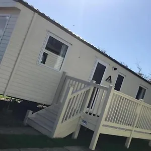  Holiday home Lovely 3-bed Caravan In Haven Marton